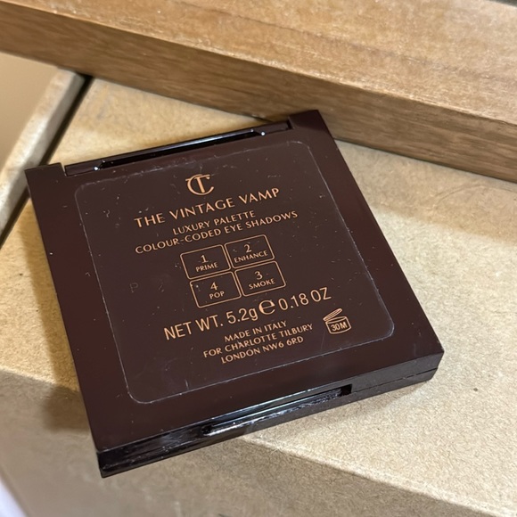 Charlotte Tilbury - LUXURY PALETTE - THE VINTAGE VAMP - Picture 3 of 3